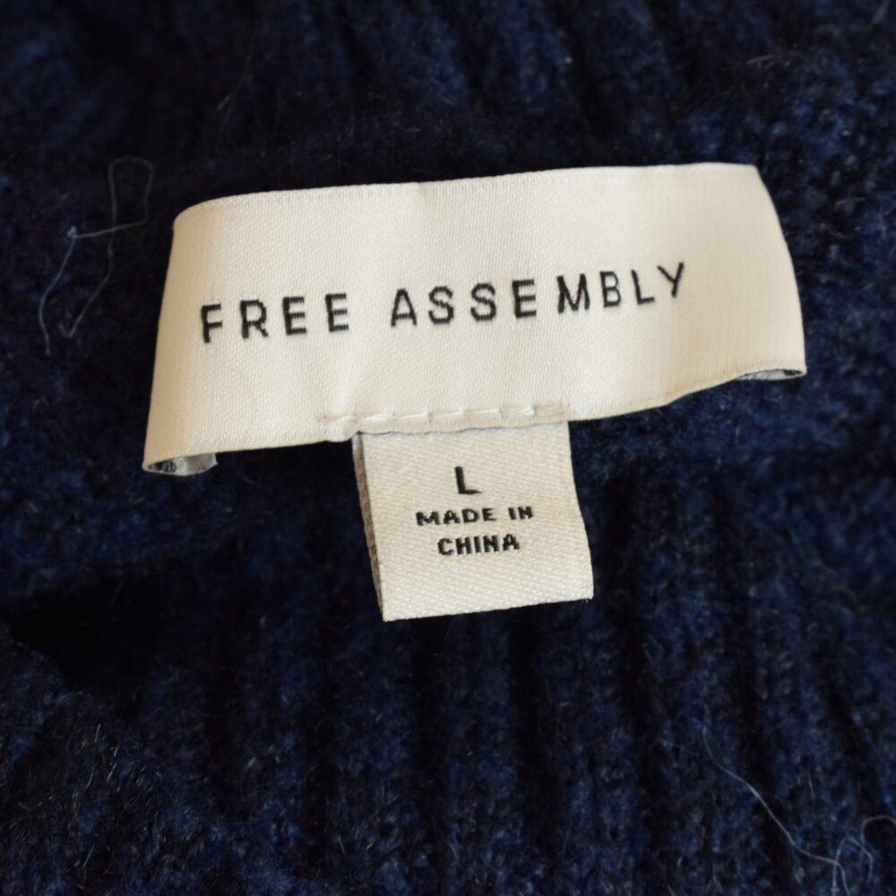 Free Assembly Woman's Sweater Fuzzy Mock Neck Recycled Polyester Navy size L - Picture 12 of 12